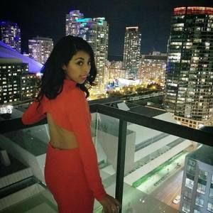 Meet your Posher, Yesenia